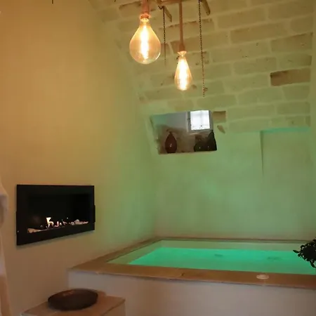 ベッド・アンド・ブレックファスト Grotta Carlotta Luxury Suite オストゥーニ