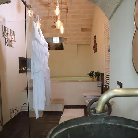 Camilla Luxury 4* أوستوني